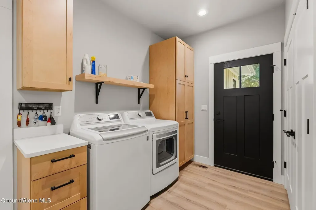 685 Railroad Avenue Dover ID 83825