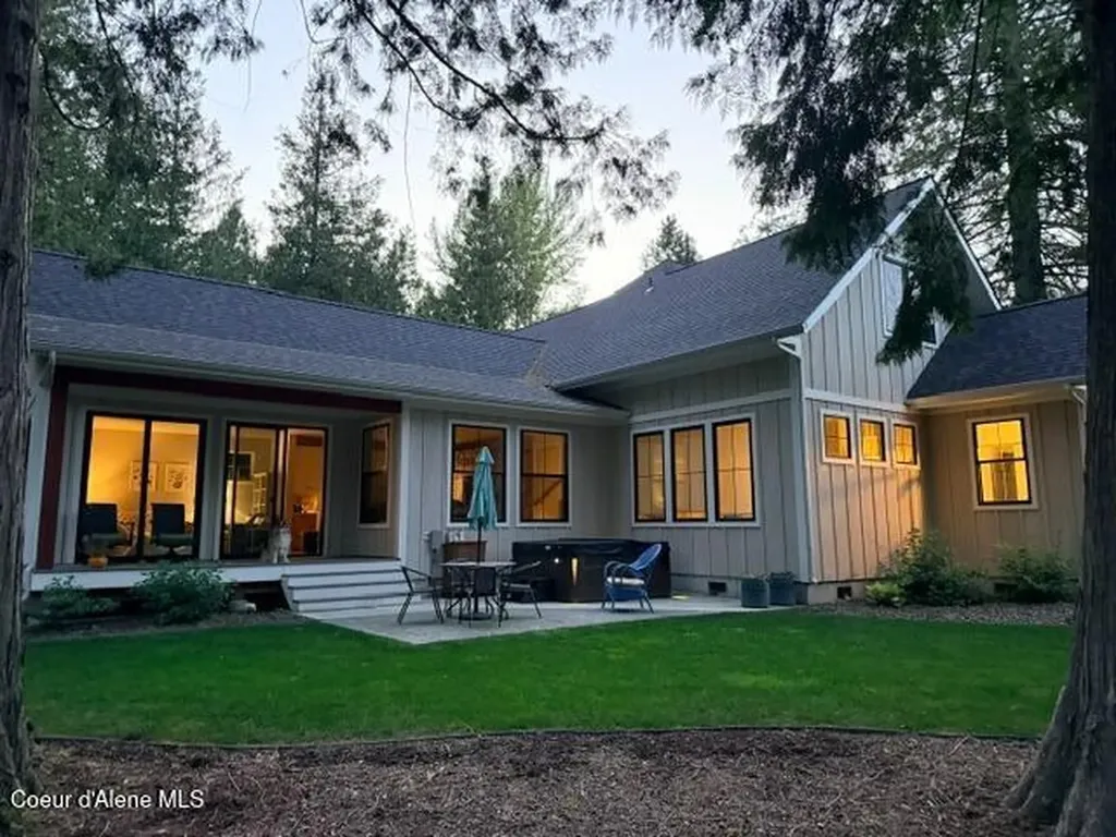 685 Railroad Avenue Dover ID 83825