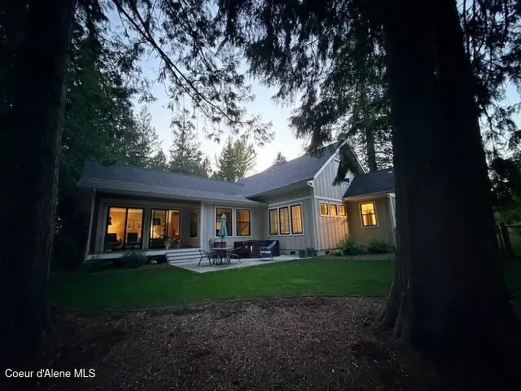 685 Railroad Avenue Dover ID 83825