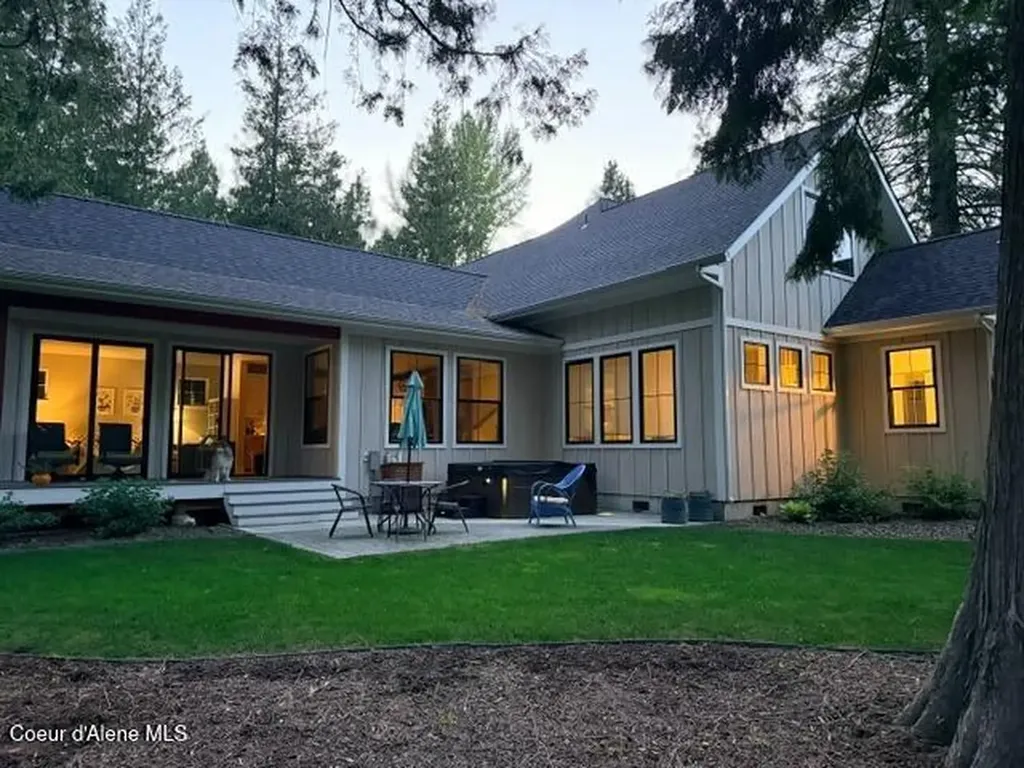 685 Railroad Avenue Dover ID 83825