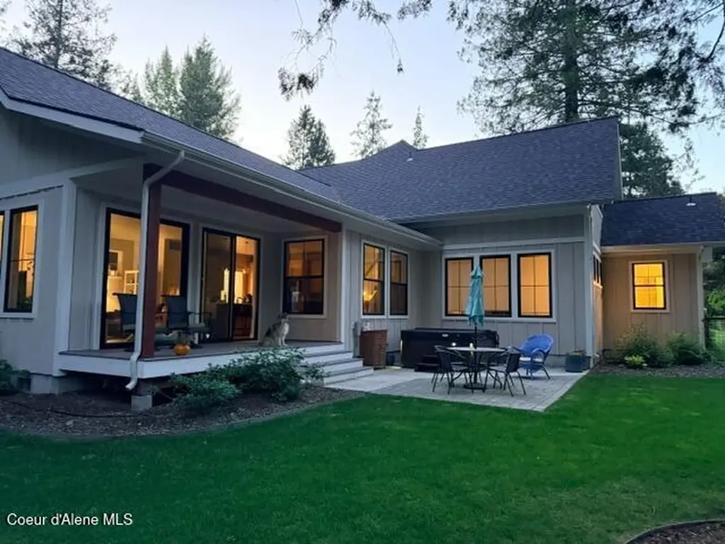 685 Railroad Avenue Dover ID 83825
