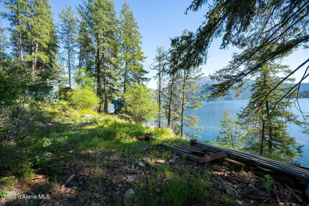 19088 E Scenic Bay Drive Bayview ID 83803