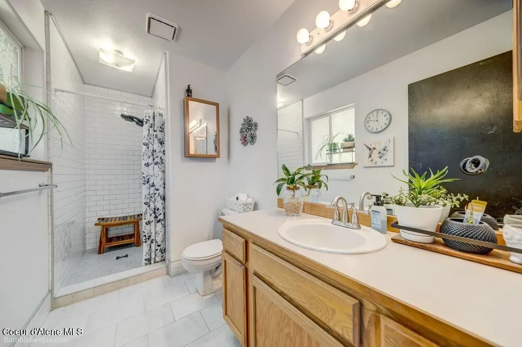8811 N Davis Circle Hayden ID 83835