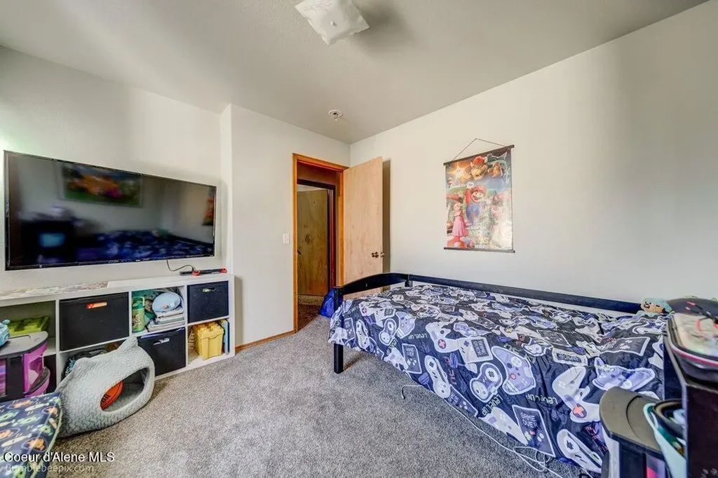 8811 N Davis Circle Hayden ID 83835