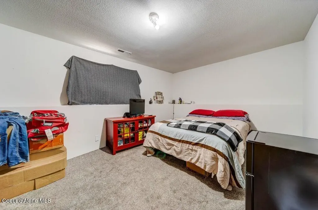 8811 N Davis Circle Hayden ID 83835