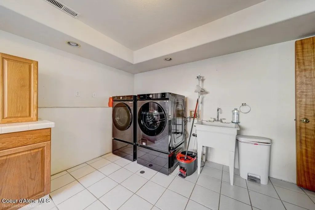8811 N Davis Circle Hayden ID 83835