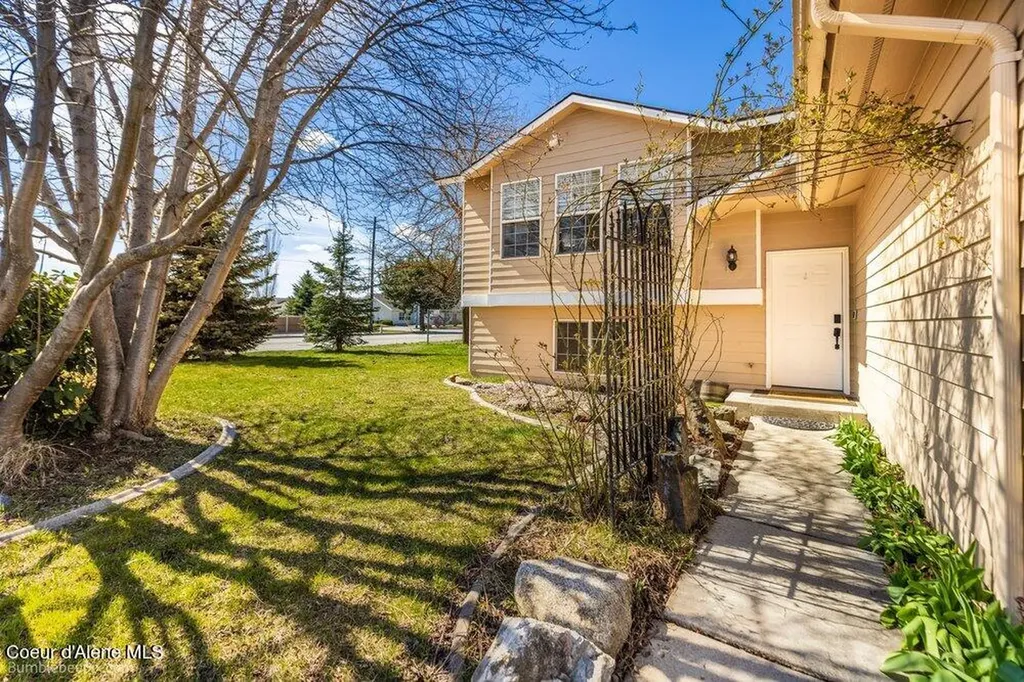 8811 N Davis Circle Hayden ID 83835