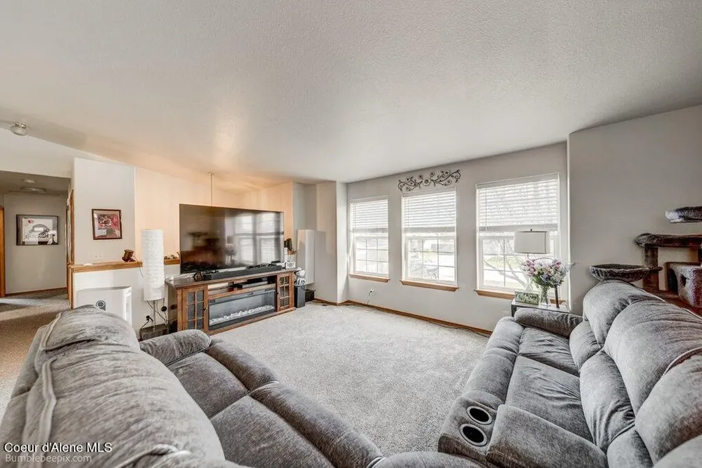 8811 N Davis Circle Hayden ID 83835
