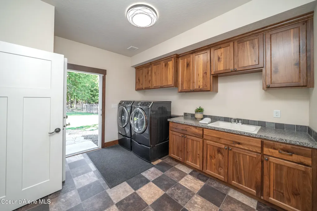 3102 W Mack Lane Rathdrum ID 83858