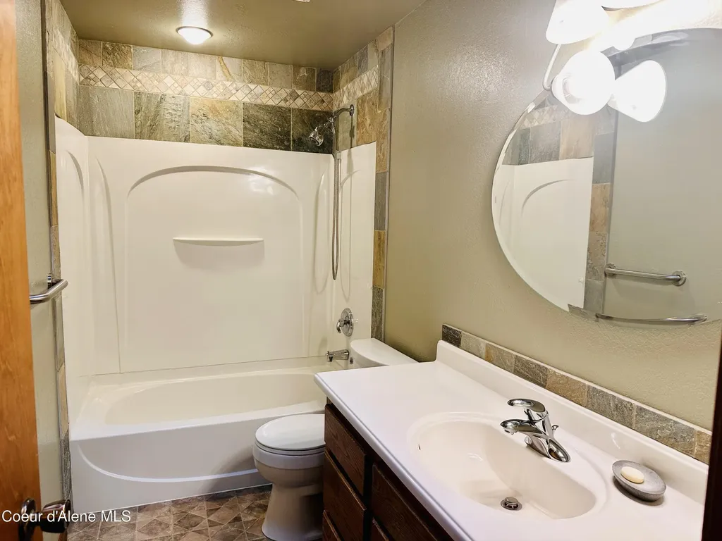 12787 N Emerald Drive Hayden ID 83835