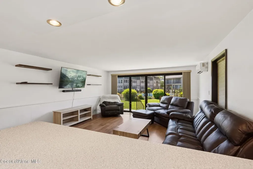 301 Iberian Way Sandpoint ID 83864