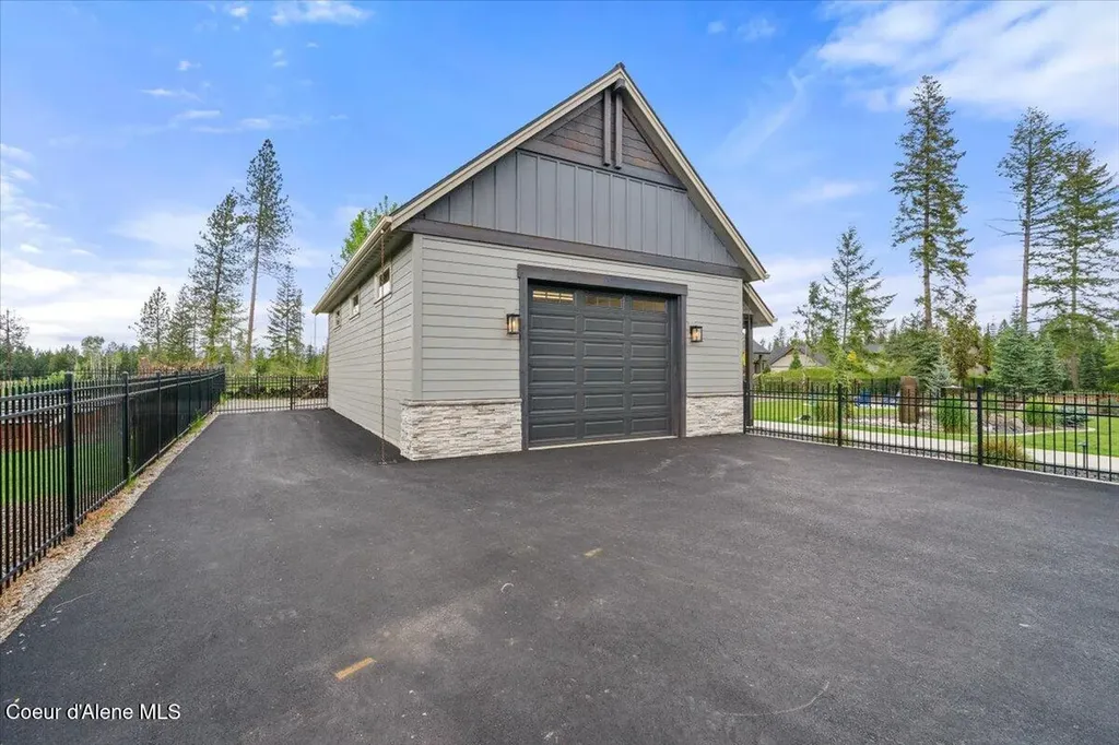 11633 N Spiraea Lane Hayden Lake ID 83835