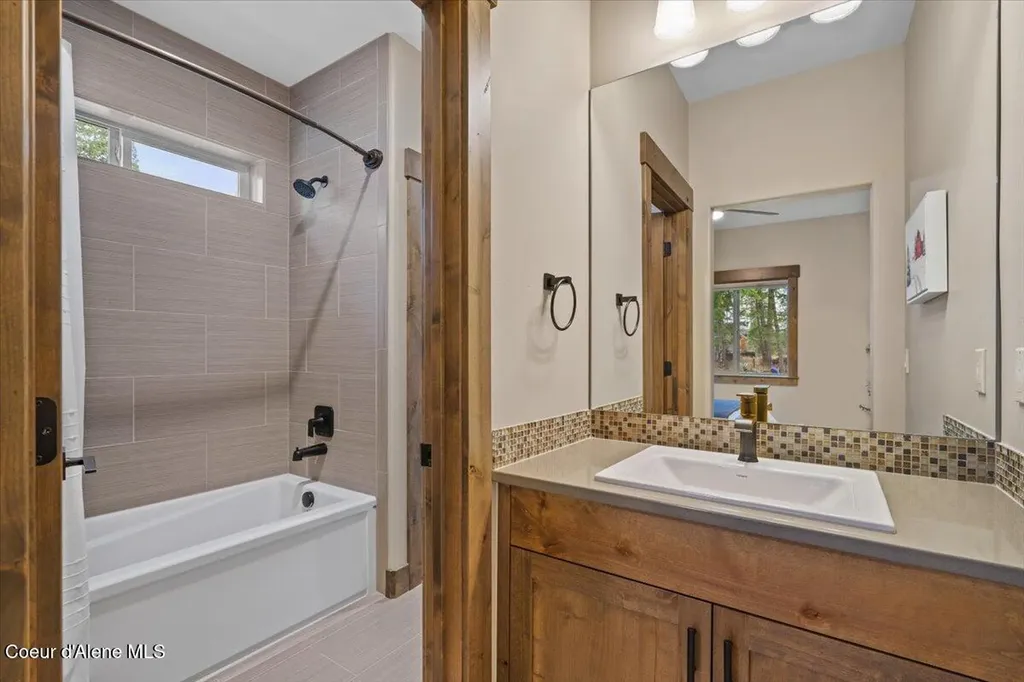11633 N Spiraea Lane Hayden Lake ID 83835