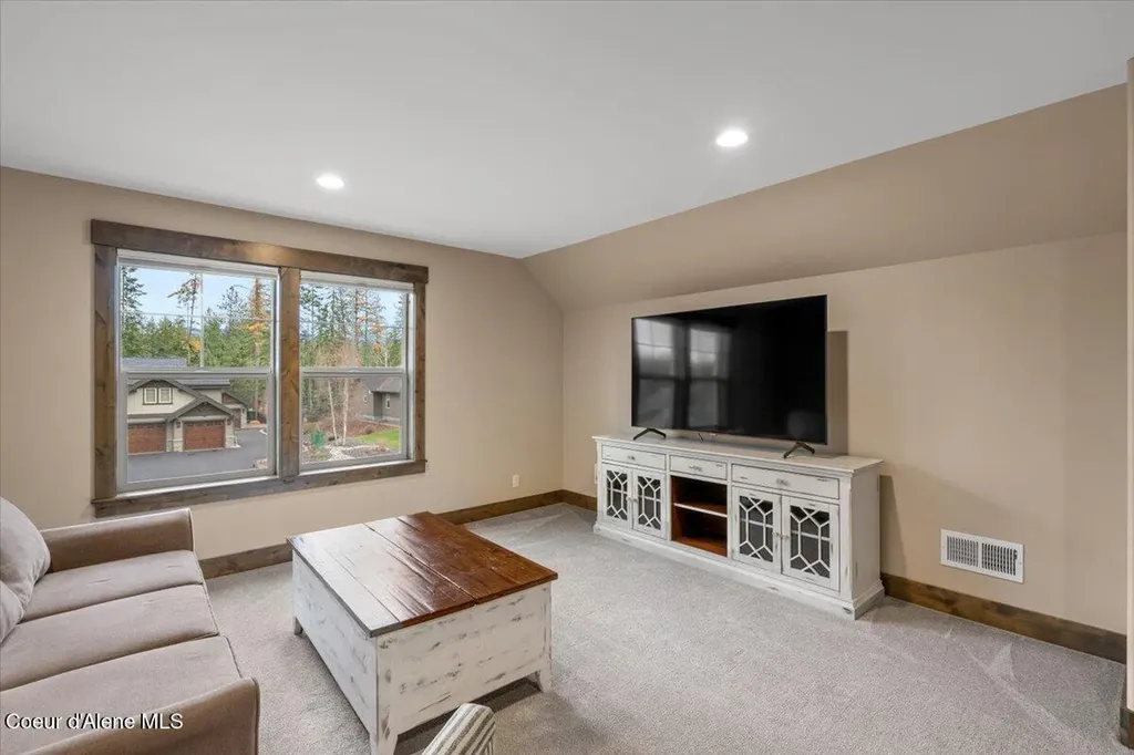 11633 N Spiraea Lane Hayden Lake ID 83835