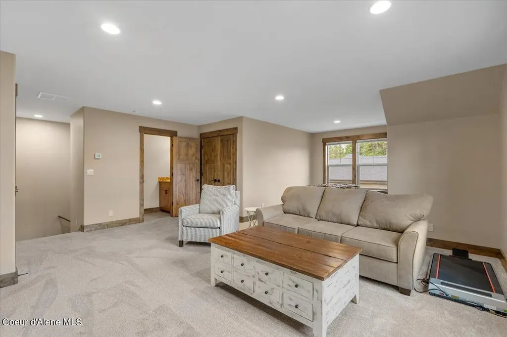 11633 N Spiraea Lane Hayden Lake ID 83835