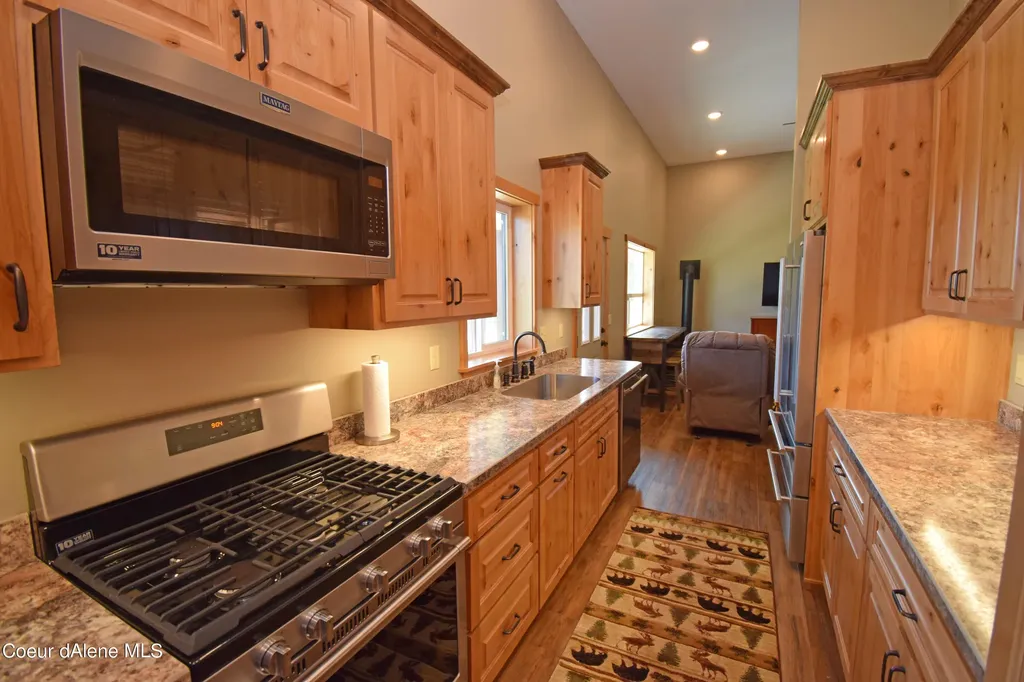 8694 Meadow Creek Road Bonners Ferry ID 83805