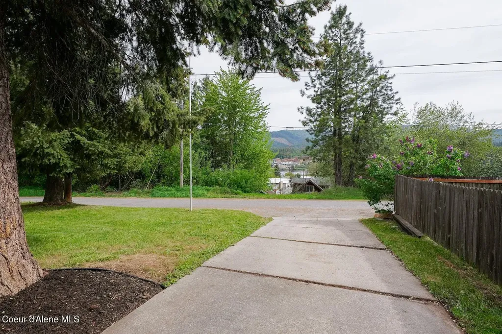 227 Summit Boulevard Priest River ID 83856