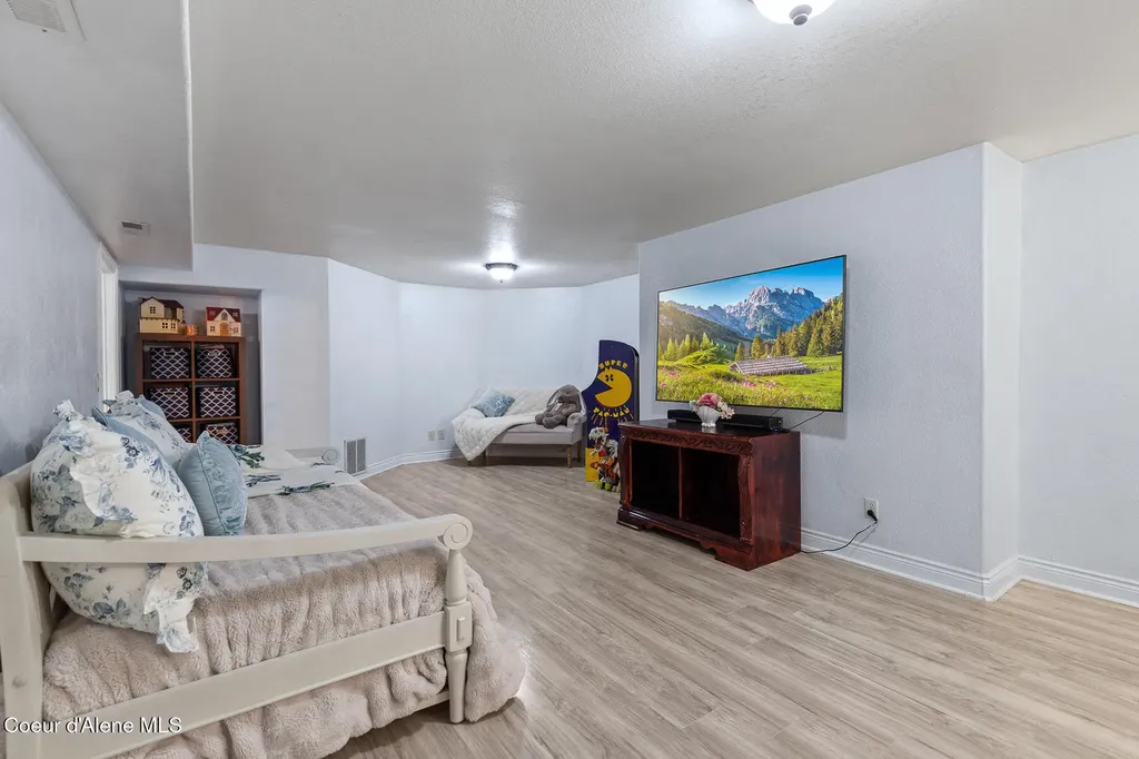 506 E Shore Pines Court Post Falls ID 83854