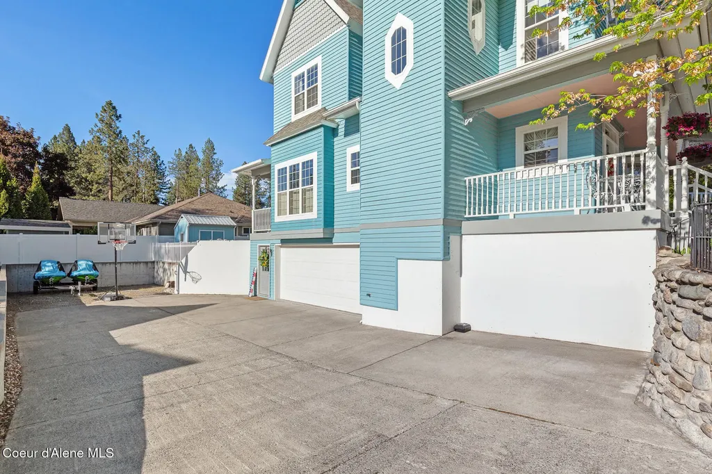 506 E Shore Pines Court Post Falls ID 83854