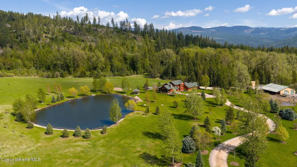289 Gold Road Naples ID 83847