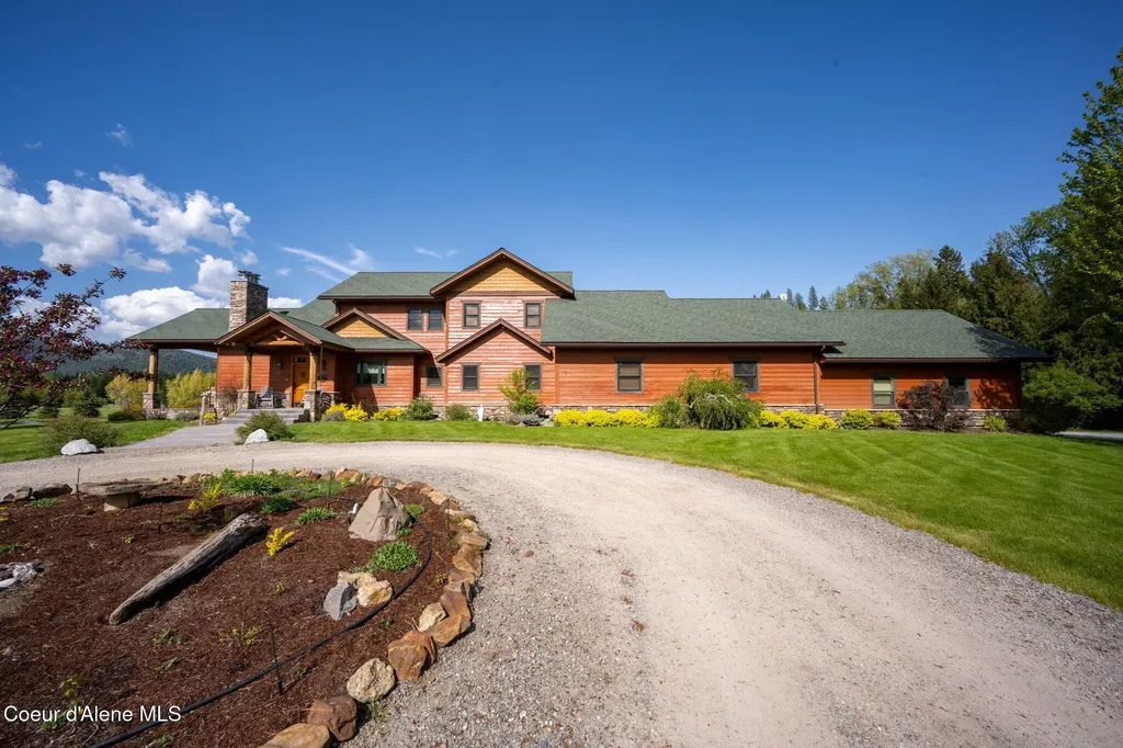 289 Gold Road Naples ID 83847
