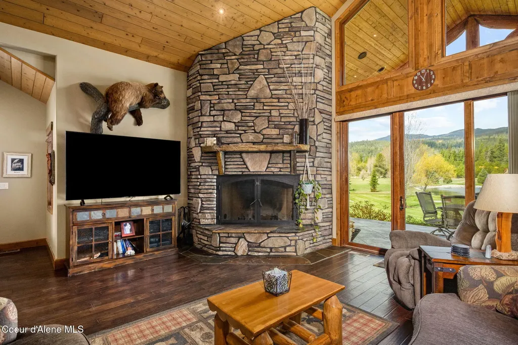 289 Gold Road Naples ID 83847