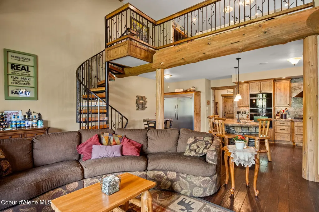 289 Gold Road Naples ID 83847
