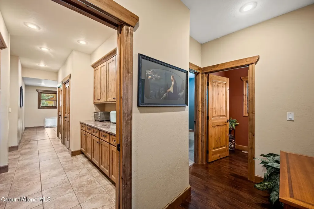 289 Gold Road Naples ID 83847