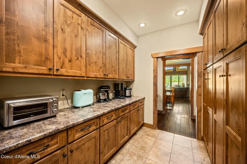 289 Gold Road Naples ID 83847
