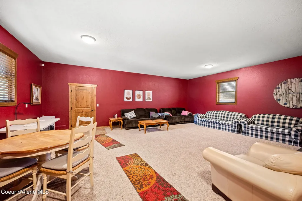 289 Gold Road Naples ID 83847
