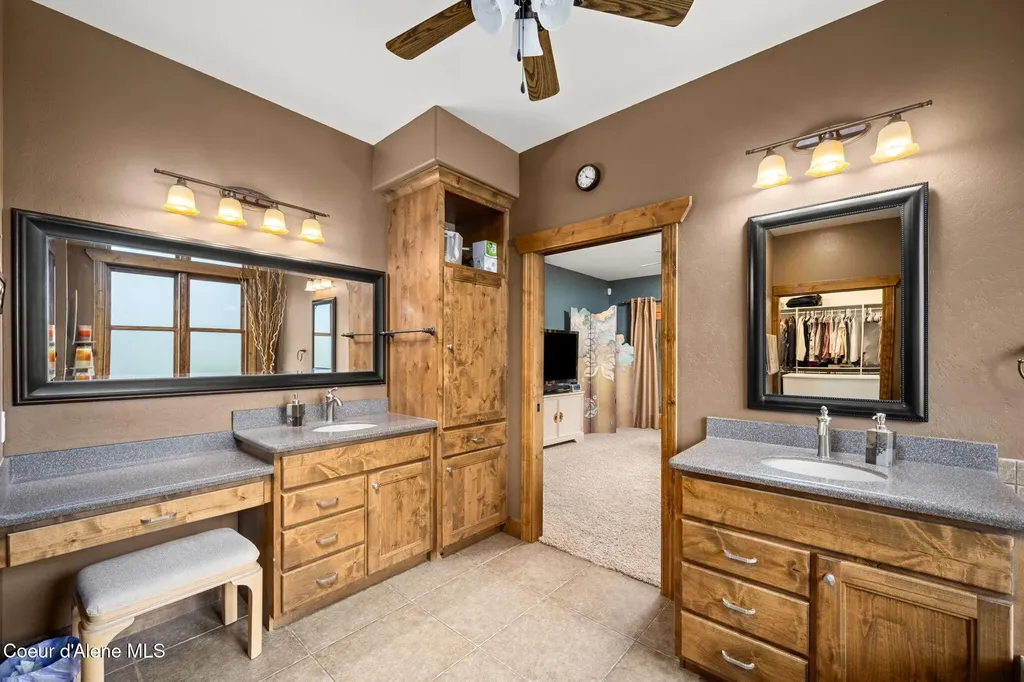 289 Gold Road Naples ID 83847