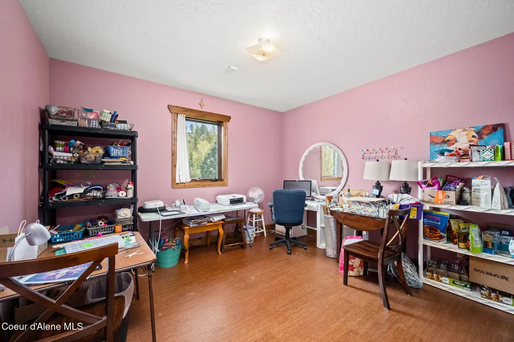 289 Gold Road Naples ID 83847
