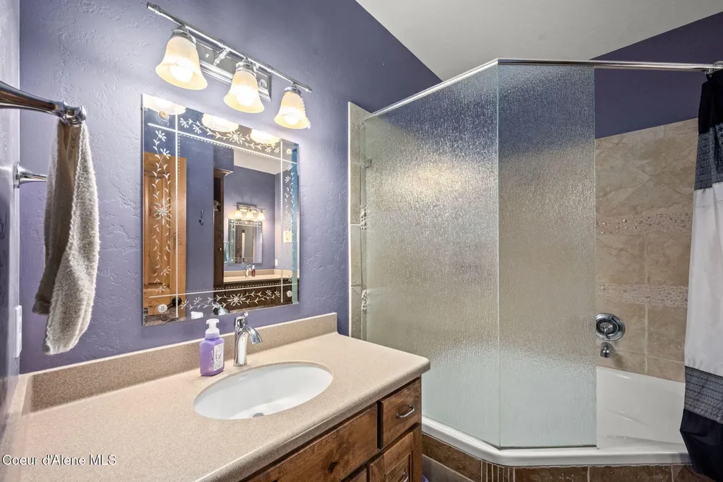 289 Gold Road Naples ID 83847