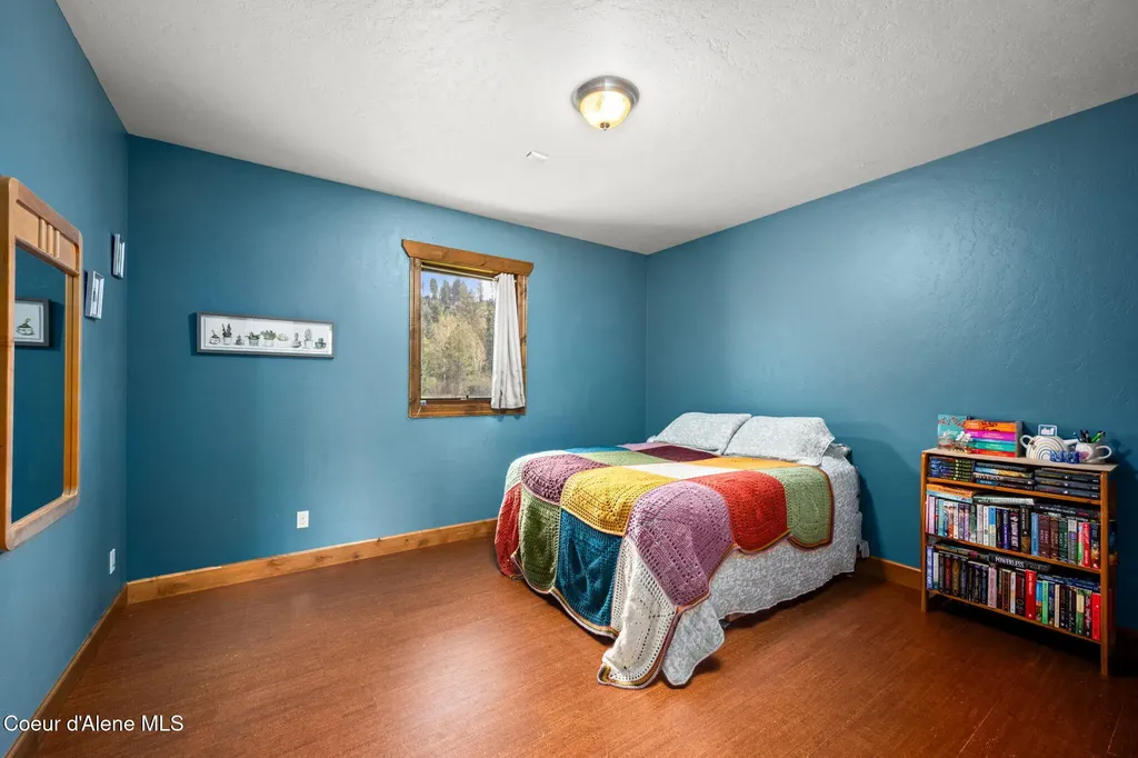 289 Gold Road Naples ID 83847