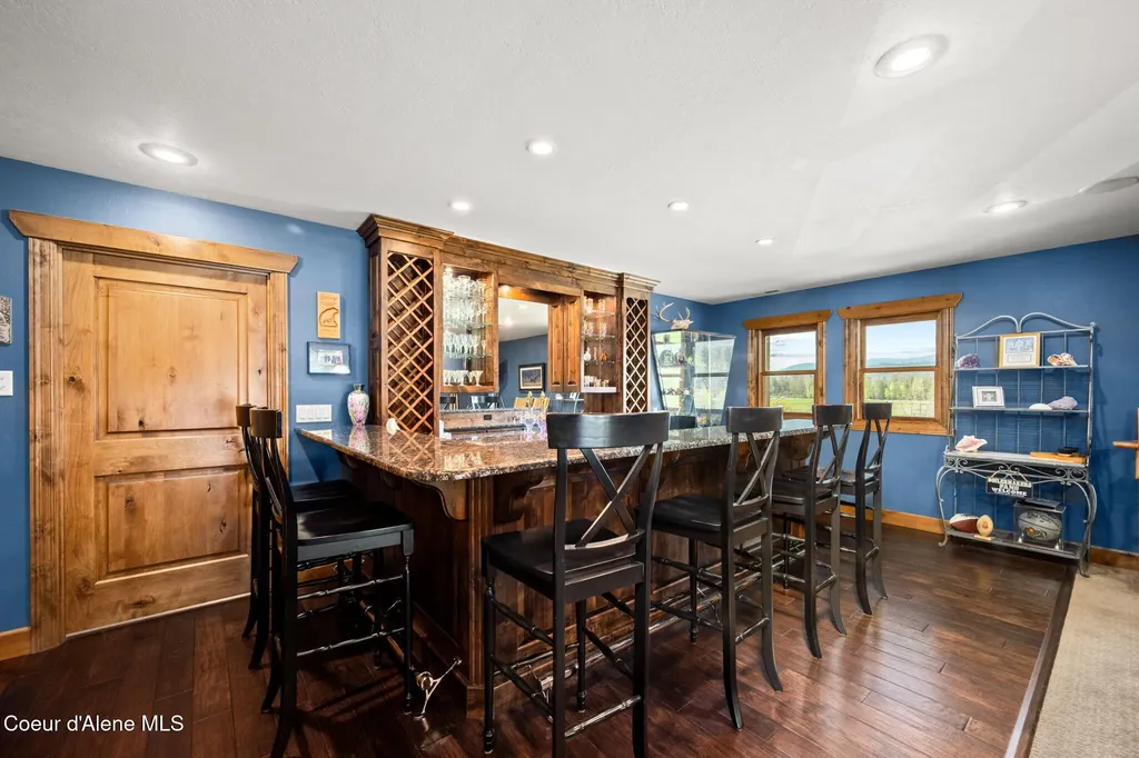 289 Gold Road Naples ID 83847