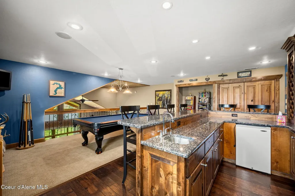 289 Gold Road Naples ID 83847