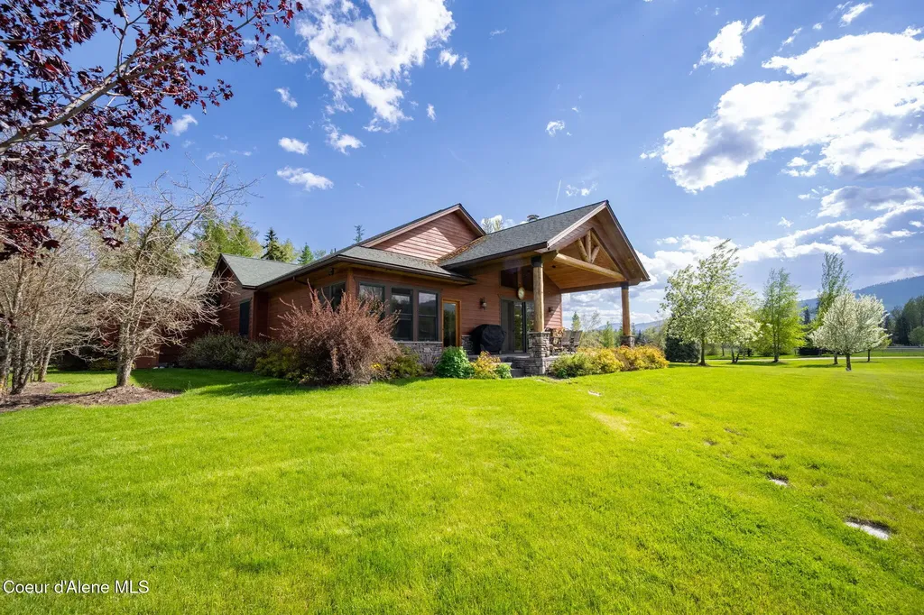 289 Gold Road Naples ID 83847