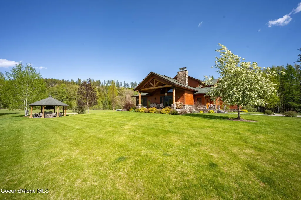 289 Gold Road Naples ID 83847