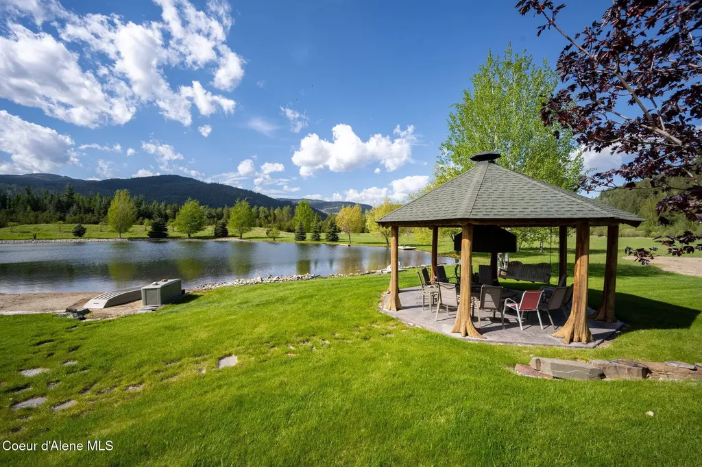 289 Gold Road Naples ID 83847