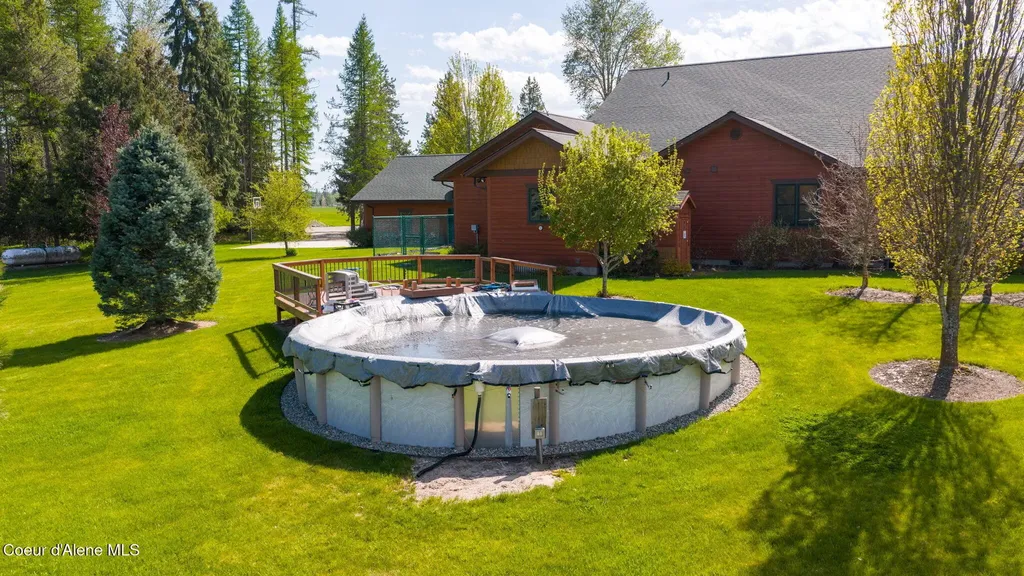 289 Gold Road Naples ID 83847