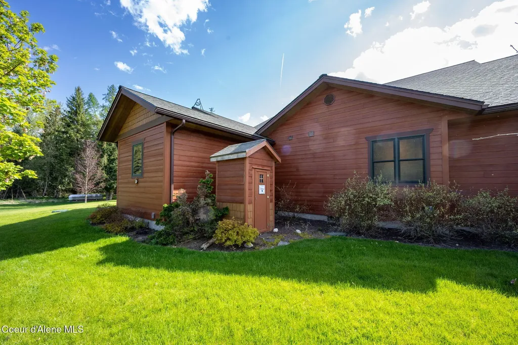 289 Gold Road Naples ID 83847
