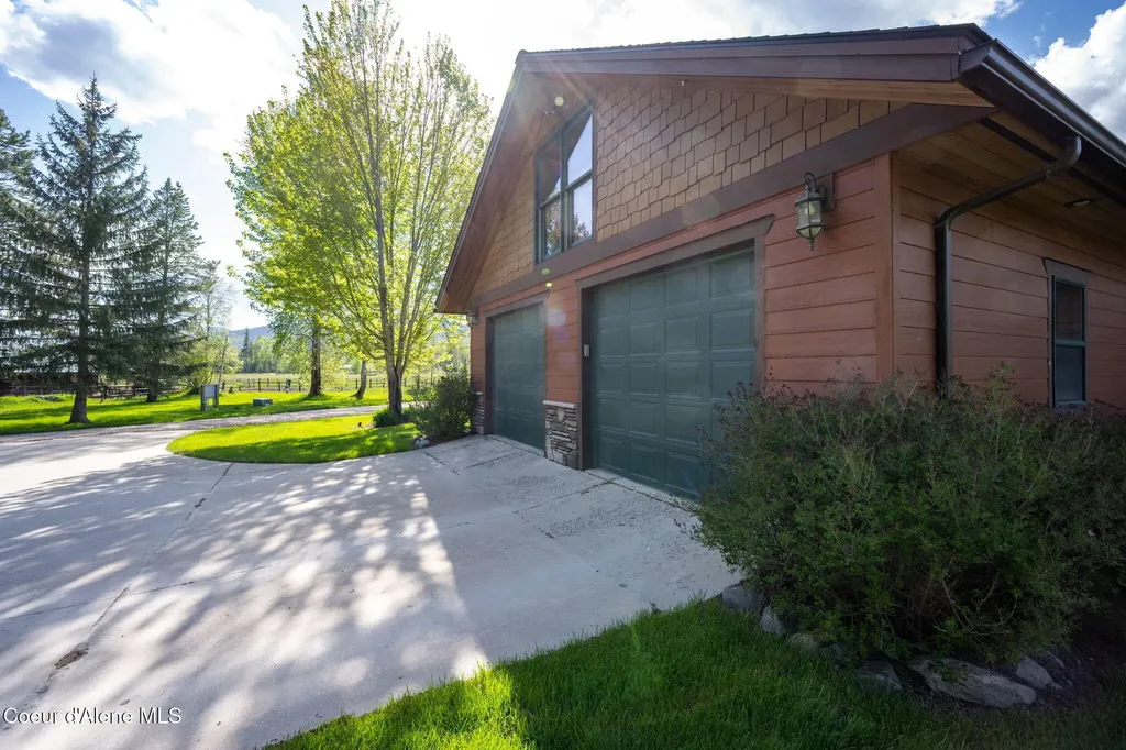 289 Gold Road Naples ID 83847
