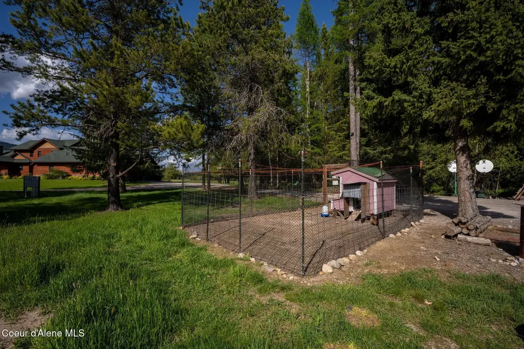 289 Gold Road Naples ID 83847