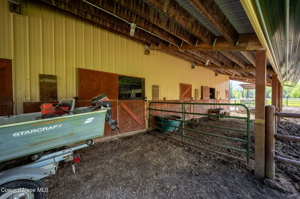 289 Gold Road Naples ID 83847