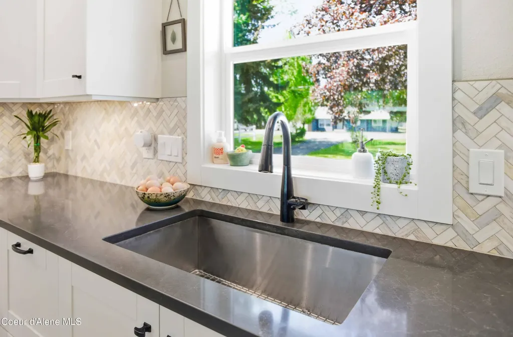 7464 N 4th Street Dalton Gardens ID 83815