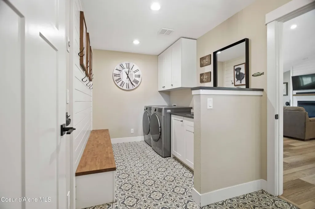 7464 N 4th Street Dalton Gardens ID 83815
