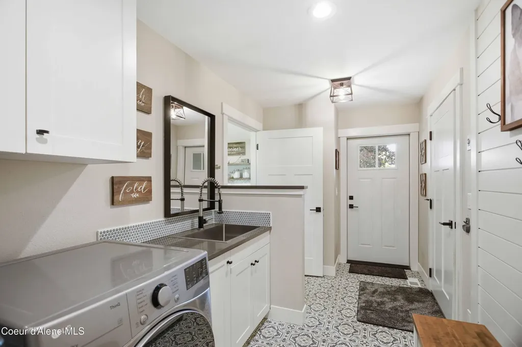 7464 N 4th Street Dalton Gardens ID 83815
