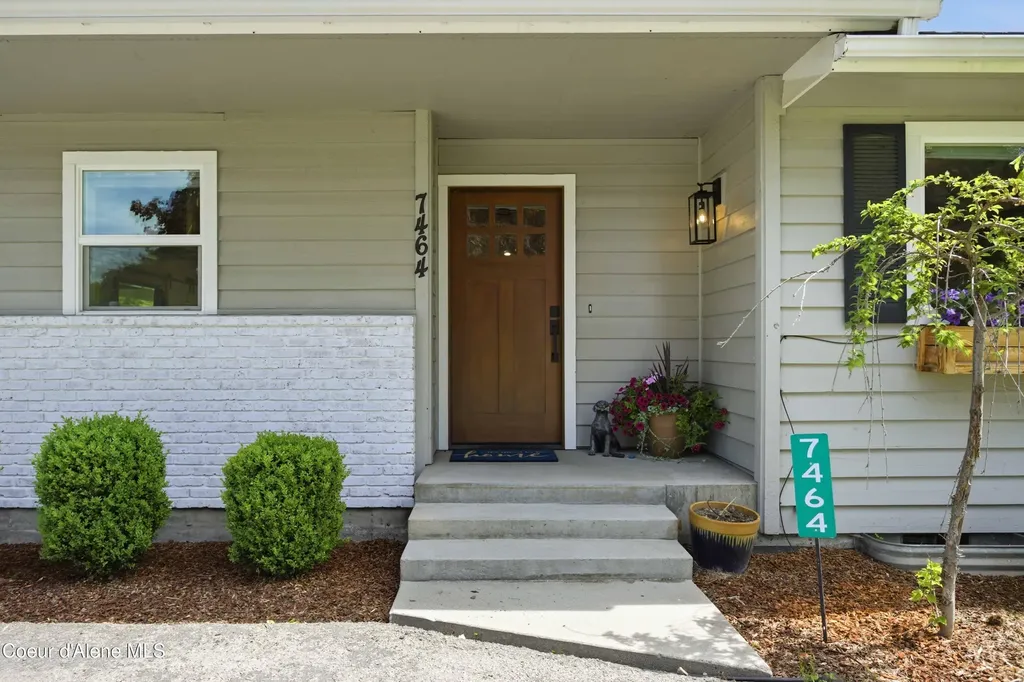 7464 N 4th Street Dalton Gardens ID 83815