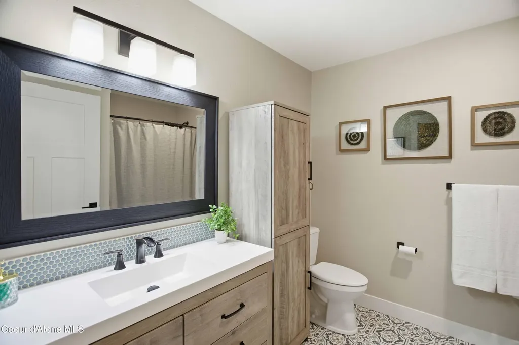 7464 N 4th Street Dalton Gardens ID 83815