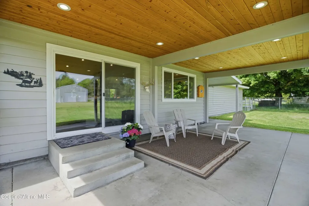 7464 N 4th Street Dalton Gardens ID 83815